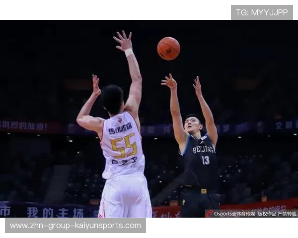 CBA上海外线三分雨主场拉开比分差距